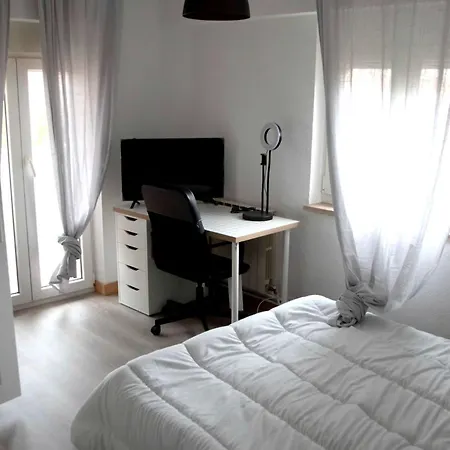 Apartment De *